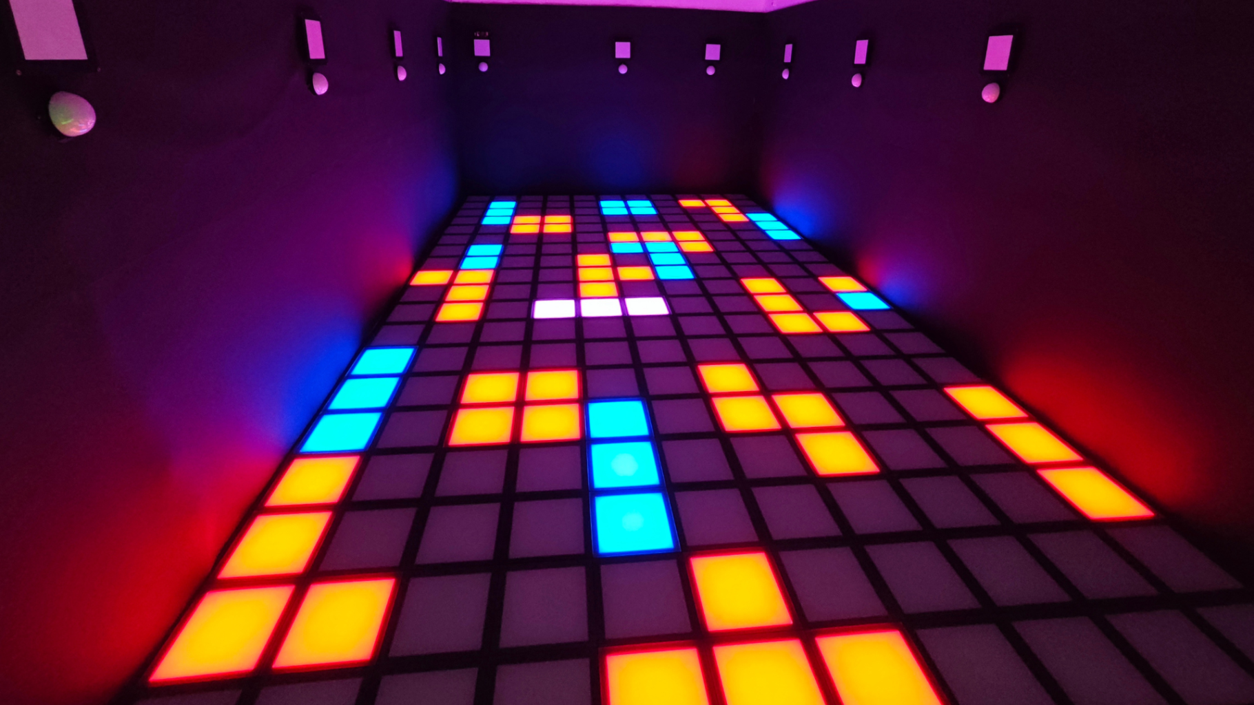 PIXELAND - Interaktív LED-játék